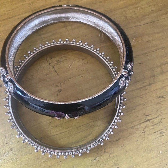 2 beautiful bangles with beaded and crystal details - Picture 2 of 3